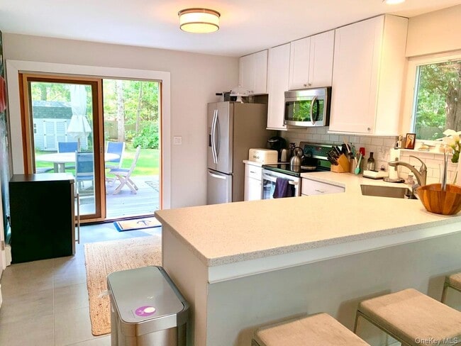 Building Photo - 61 Kings Point Rd