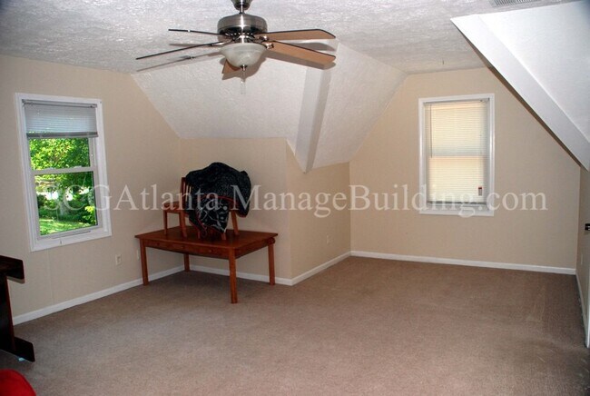 Building Photo - 706 Bookman Point