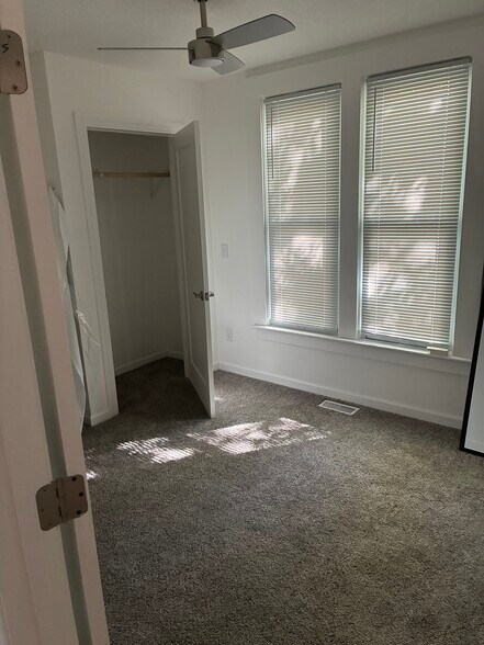 Building Photo - 3016 Harriet Ave