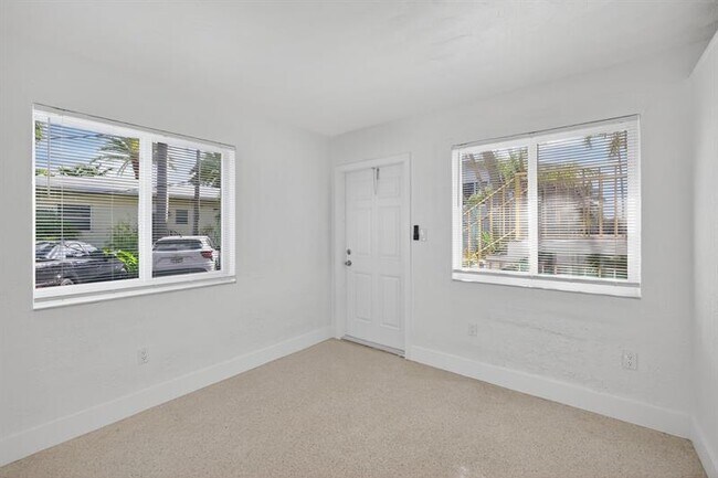 Building Photo - 1821 Middle River Dr