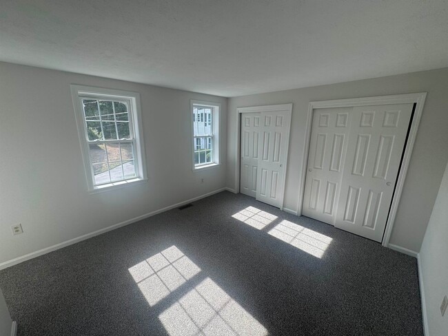 Building Photo - 5 Cabernet Ct