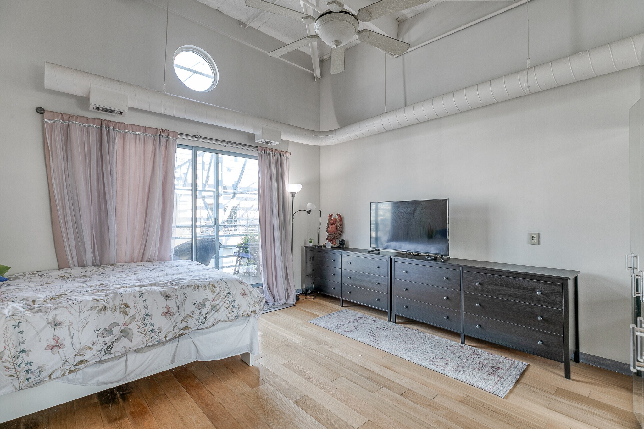 Building Photo - 3 N Christopher Columbus Blvd