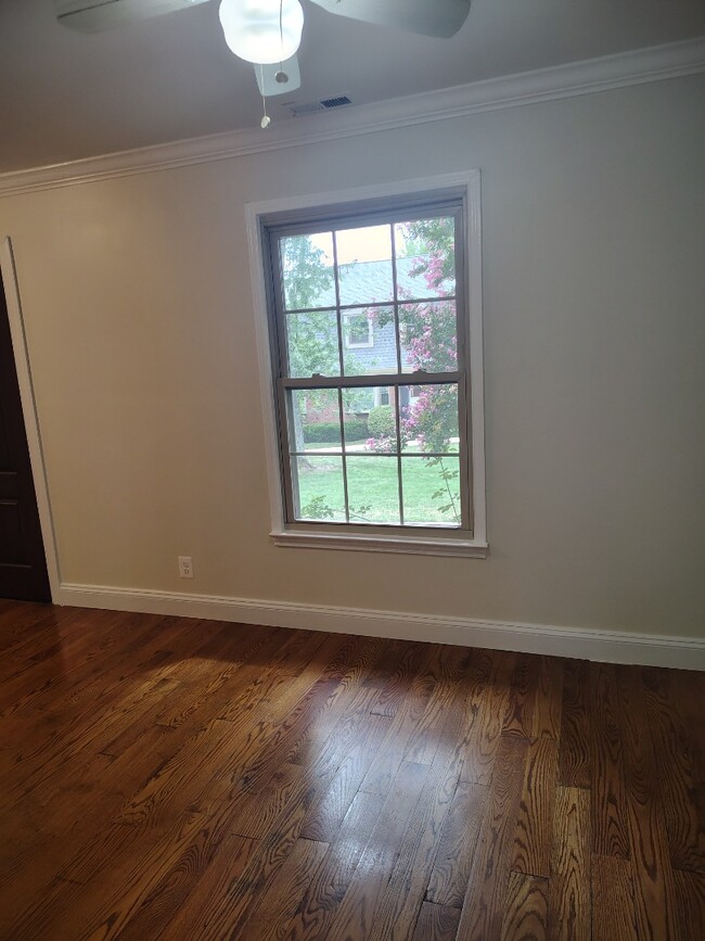 Building Photo - ?? Your Dream Home Awaits! Spacious 4-Bedroom Home