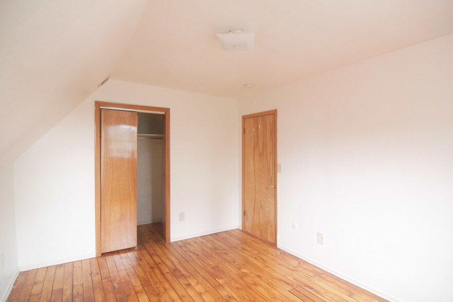 Building Photo - 507 Pitt St