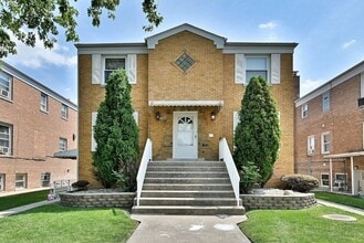 Building Photo - 2013 73rd Ave