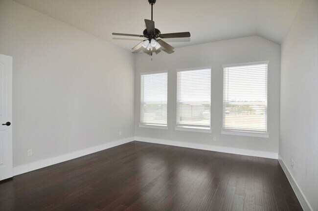 Building Photo - Fantastic 4-3-3 in Weatherford, Azle ISD!