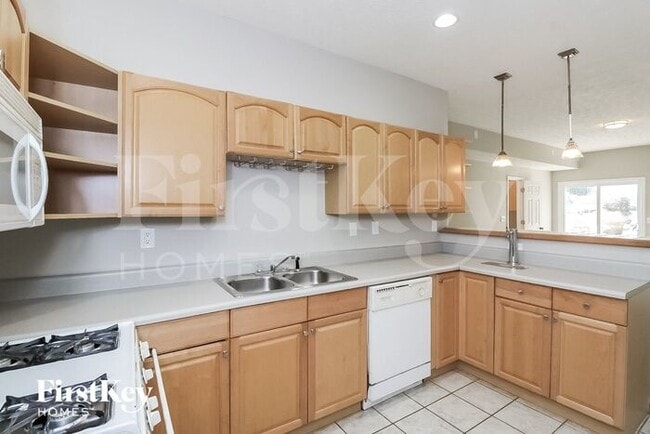 Building Photo - 1627 Eagle Dr