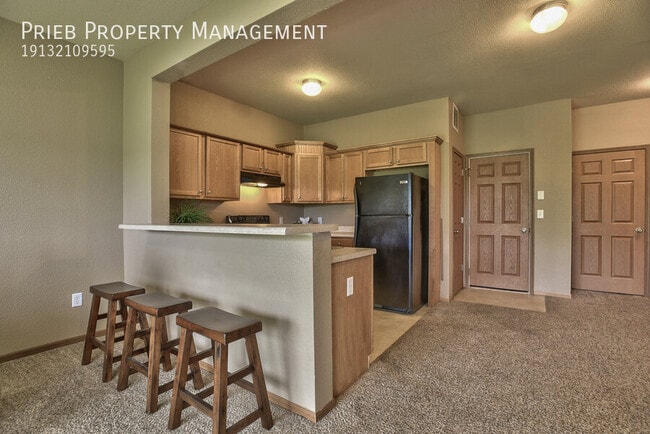 Building Photo - 902 S Woodson Ct