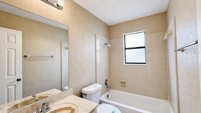 Building Photo - Spacious 3-bedroom, 2-bath rental offering 1,580 square feet in Schertz!
