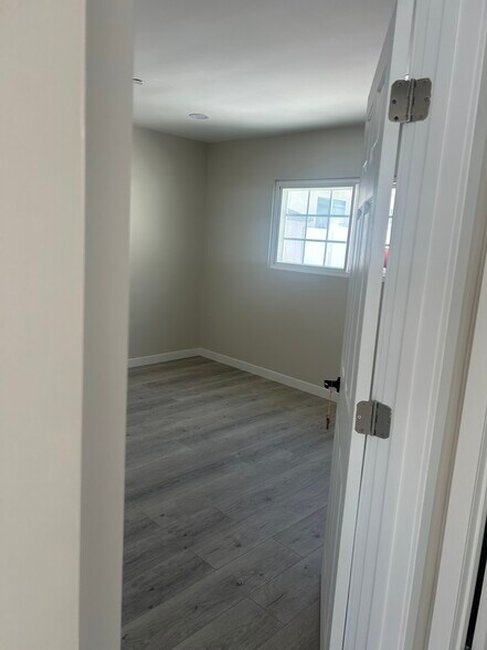 Building Photo - 6537 Valjean Ave