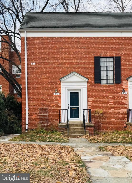 Building Photo - 3117 Martha Custis Dr