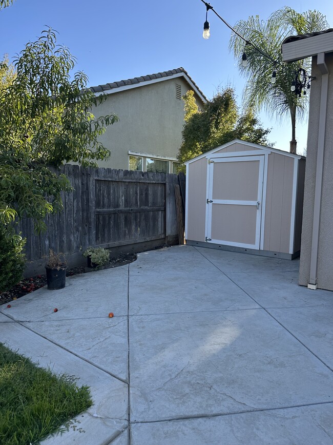 Building Photo - 11374 Mission Hills Terrace