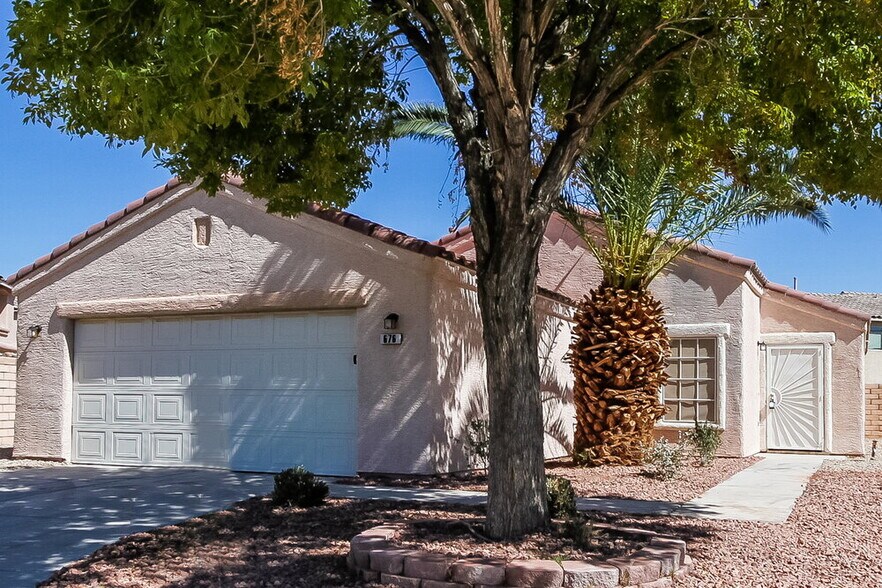 Primary Photo - 676 Salt Flats Cir