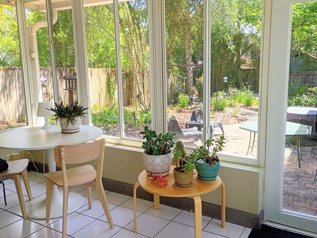 Building Photo - Charming Mediterranean Bungalow in the Heart of Historic DeLand