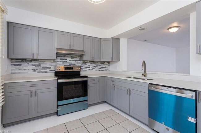 Building Photo - 5684 Campus Dr