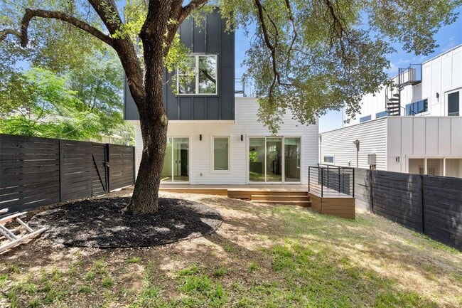 Building Photo - 4712 Reyes St