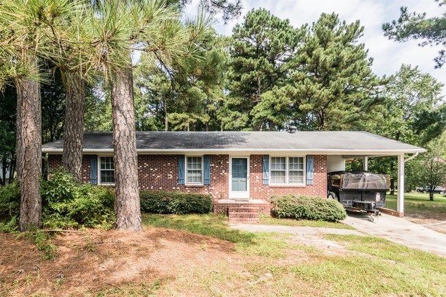 Building Photo - 663 Raymond Dr