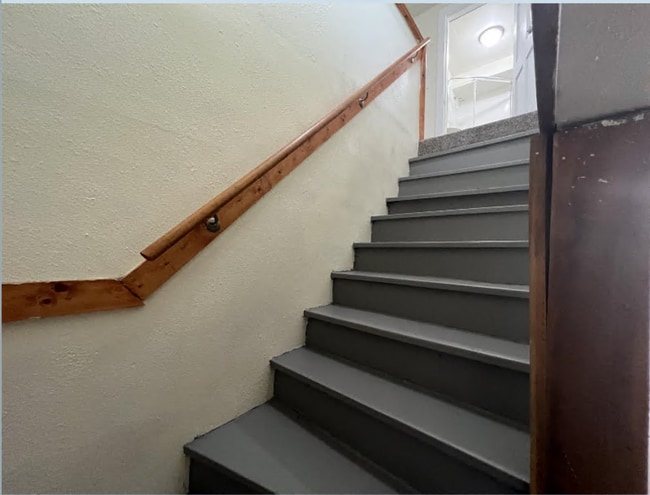 Building Photo - 821 Broadway