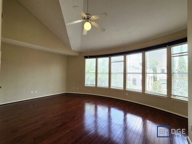 Building Photo - 319 Birdsall St., Houston, TX 77007