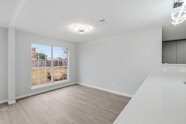 Building Photo - 1434 Santa Anita Dr