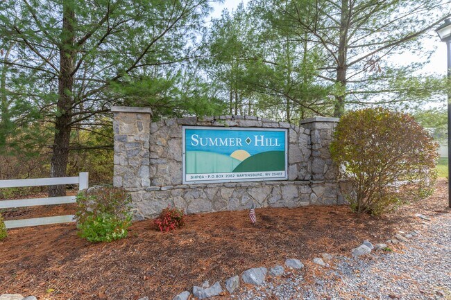 Building Photo - 3 bed, 2 bath, Rancher in Martinsburg, WV