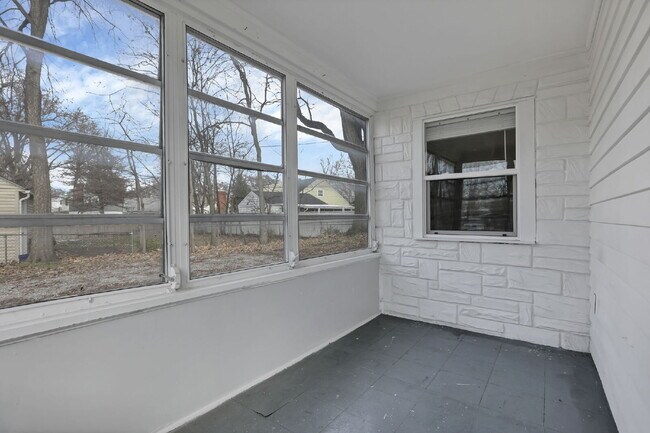Building Photo - Elegant College Avenue Residence in a Prime Columbus Location