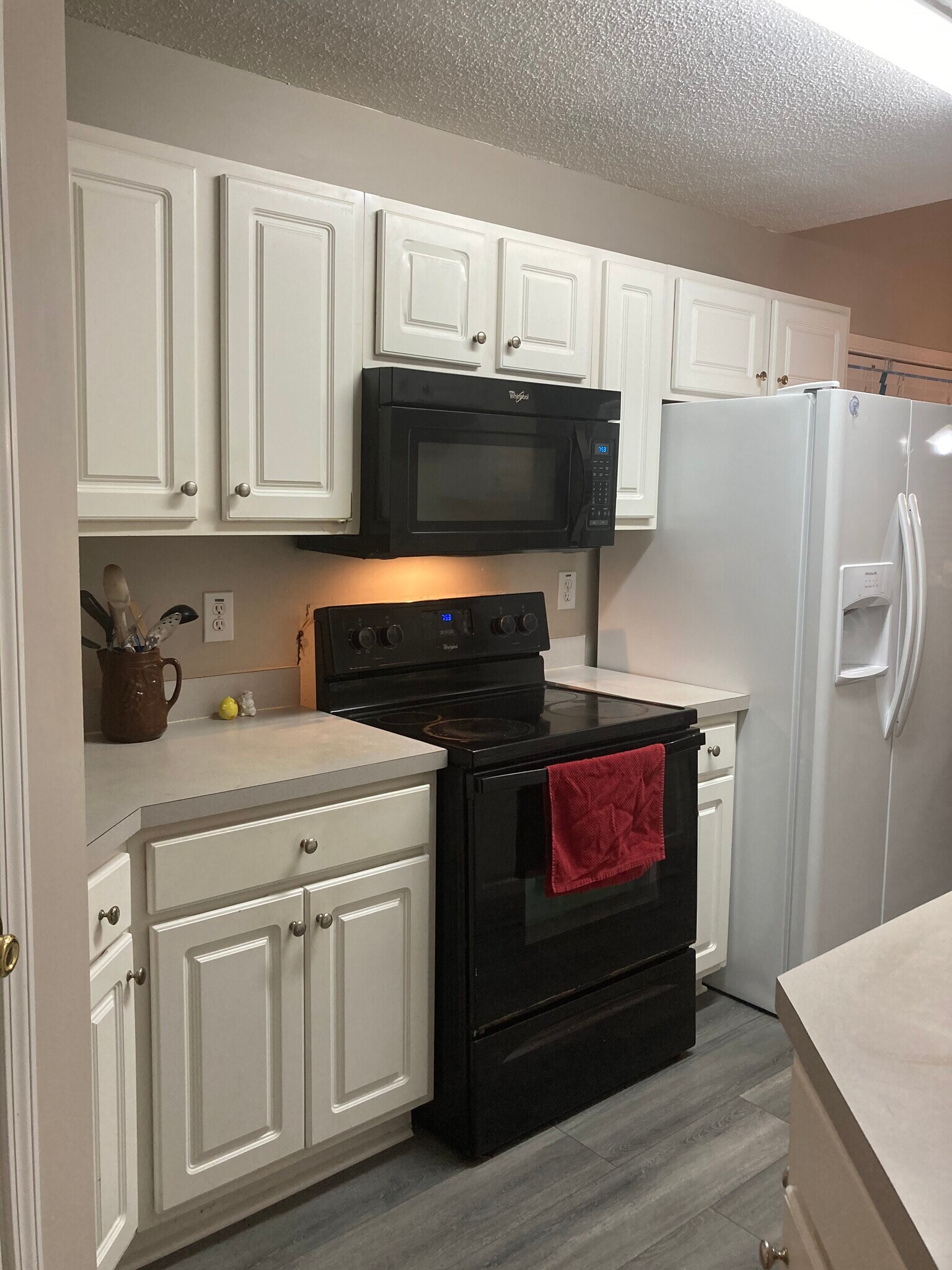 Building Photo - 215 Brookstone Point