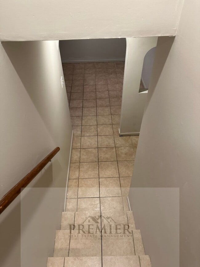 Building Photo - 8406 E 92 Pl