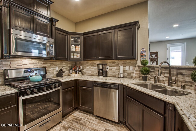 Building Photo - 2116 Honour Point Pl