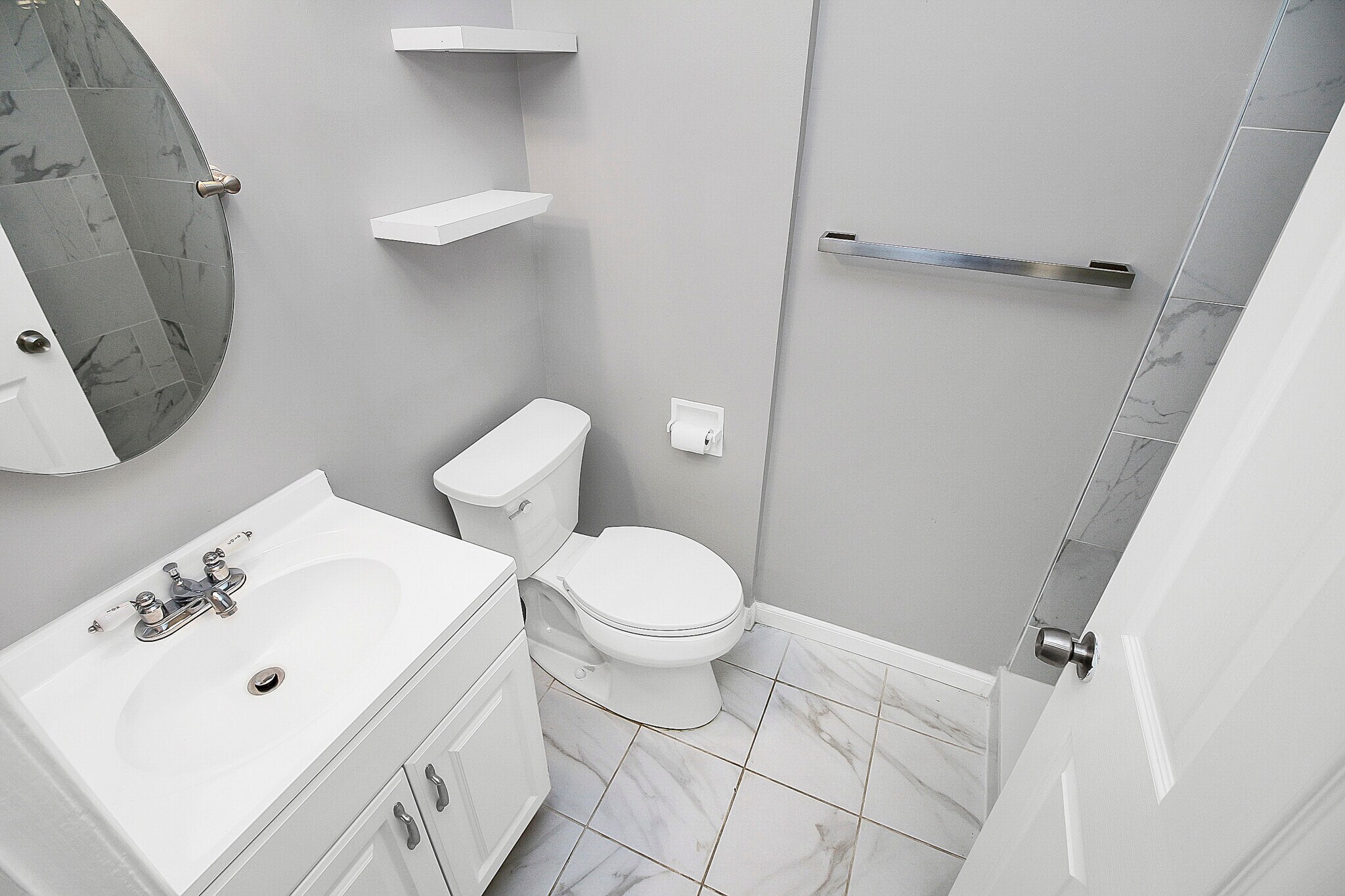 guest bathroom - 4234 Firwood Ln
