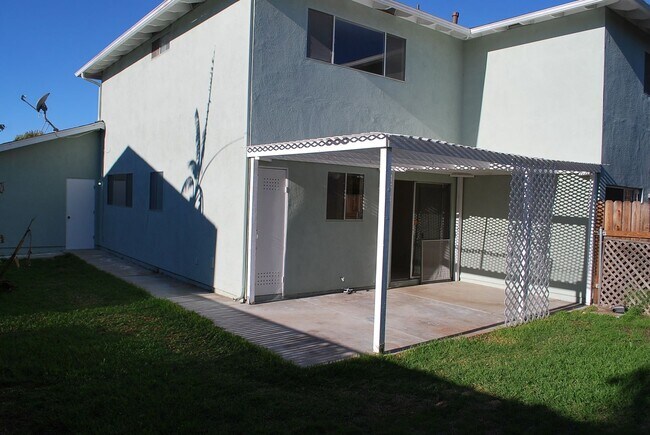 Building Photo - 798