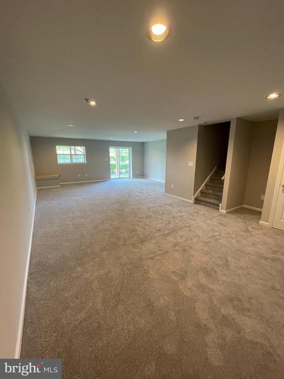 Building Photo - 601 Fawn Cir
