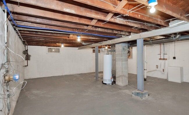 Building Photo - U. City - Beautiful Rehabbed home for rent