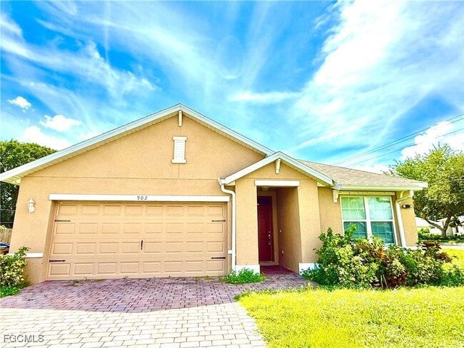 Primary Photo - 902 SE 31st Terrace