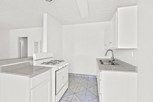 Building Photo - Westminster Apartments