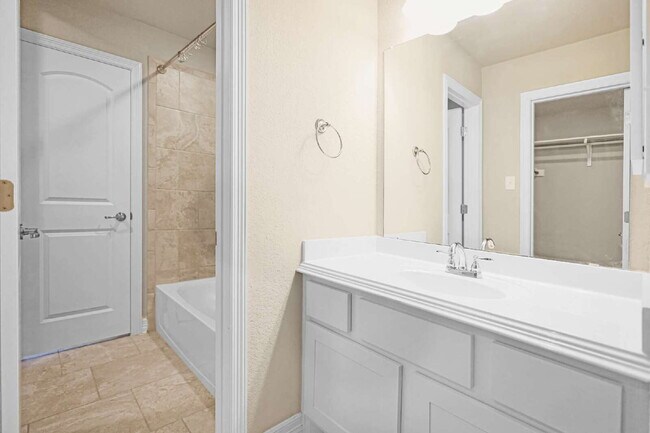 Building Photo - Beautiful 4-Bedroom Home in Stevens Ranch ...