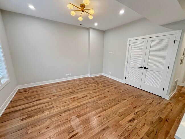 Building Photo - 2127 W 18th St