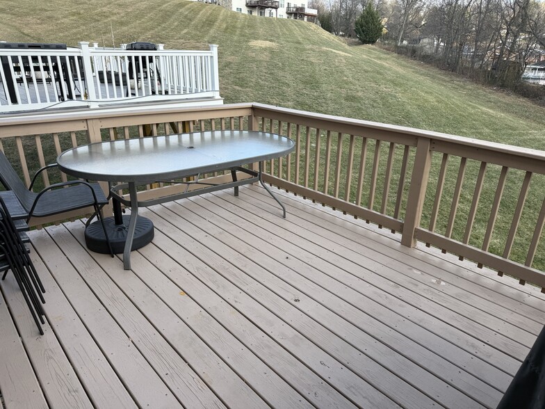 Building Photo - 423 Marion Rd