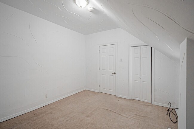 Building Photo - 4BD, 2BA Sun Valley Home with Large Driveway for Parking