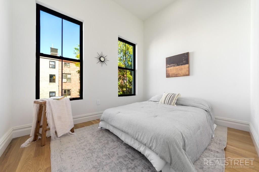 Building Photo - Stunning Brand New Townhouse for Rent in Bushwick!