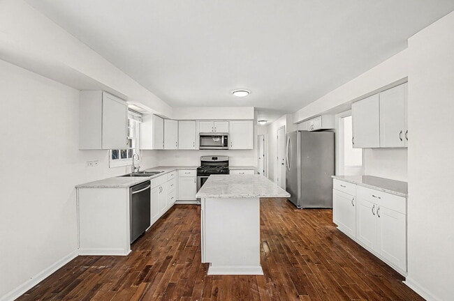 Building Photo - 1315 Jane Ave