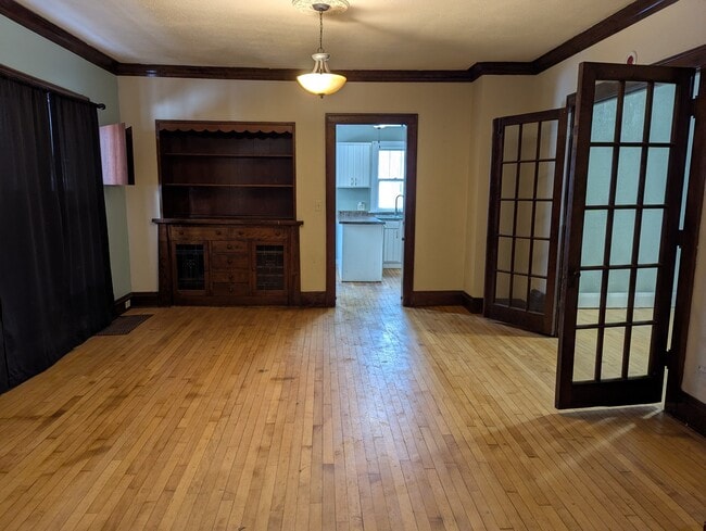 Building Photo - 828 E Thomas St