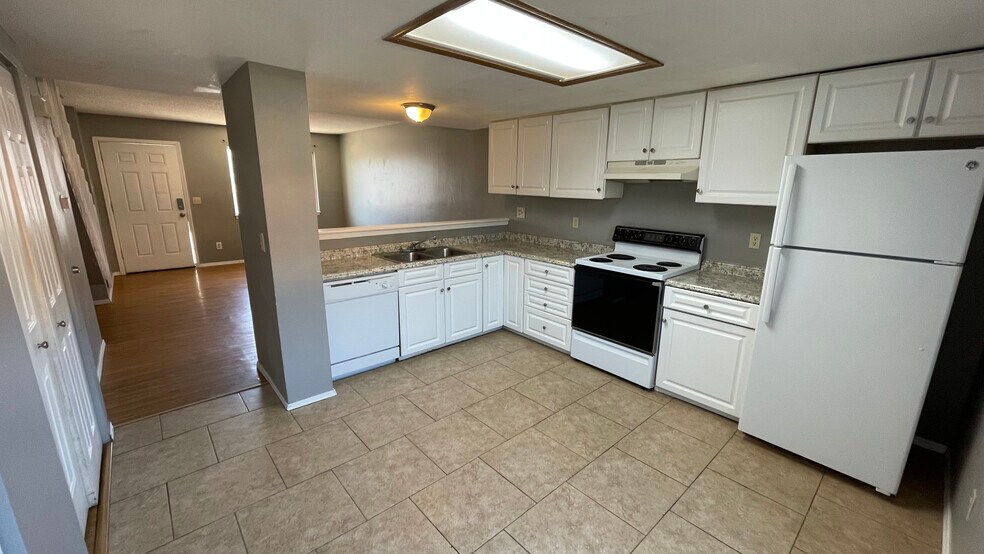 Building Photo - 1812 Monterey Rd