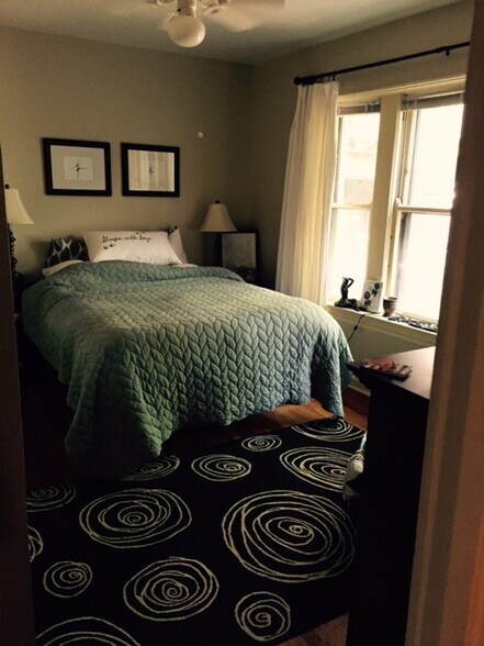 bedroom #1 - 5105 N Damen Ave