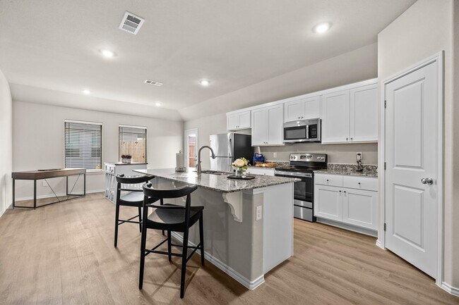 Building Photo - 8502 E County Rd 111