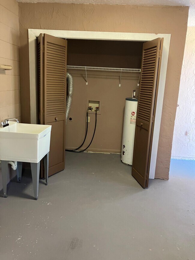 Building Photo - 846 Grenadier Dr