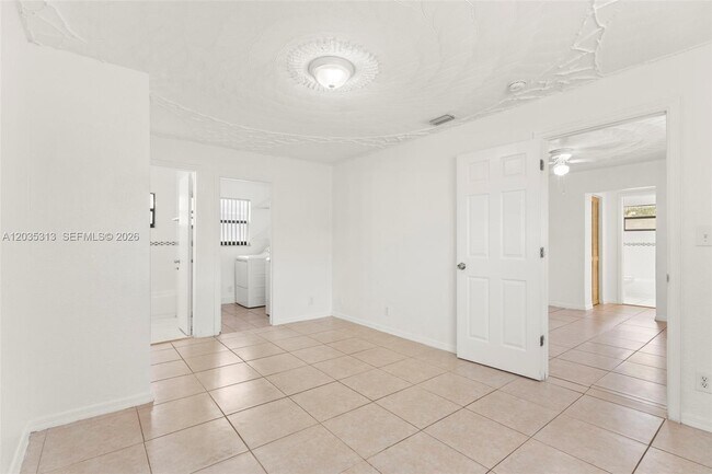 Building Photo - 4120 SW 19th St