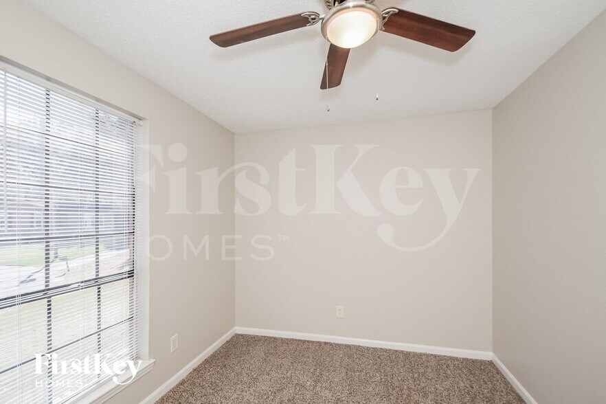 Building Photo - 4217 Park Cir