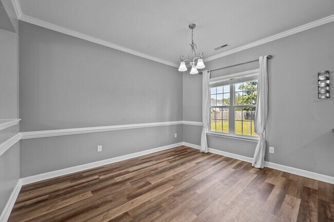 Building Photo - Welcome to Southwest Plantation!
