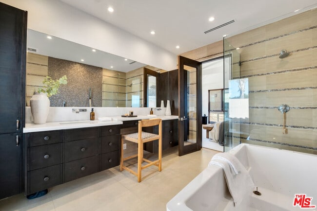 Building Photo - 3116 Elvido Dr